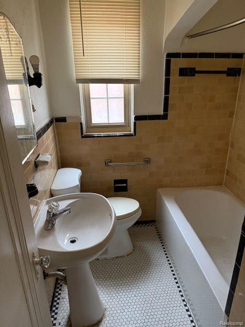 4830 GRAYTON Street, Detroit, MI 48224 — Photo 6