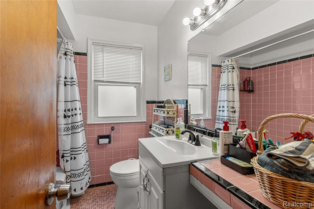 8174 Helen, Center Line, MI 48015 — Photo 11