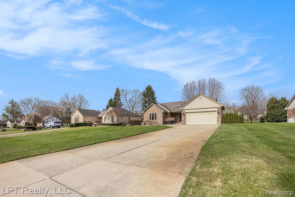 61867 WOODFIELD Way, Washington, MI — Photo 37