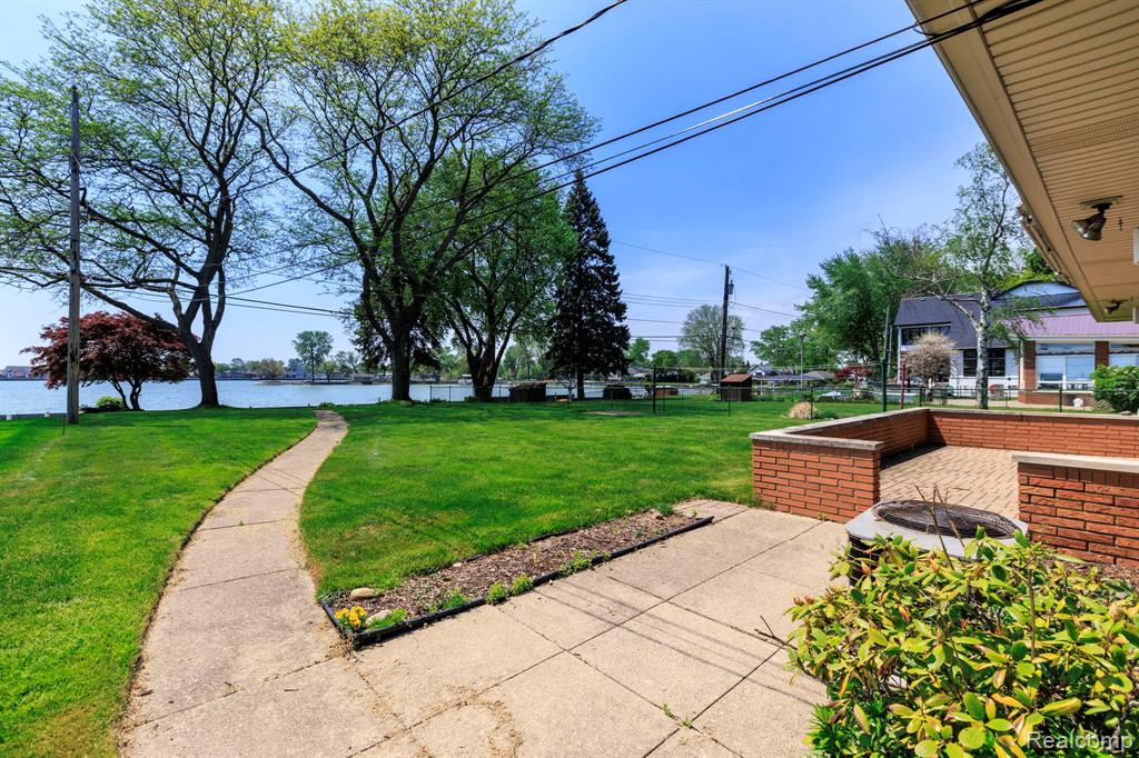 22606 Ardmore Park Drive, Saint Clair Shores, MI 48081 — Photo 11