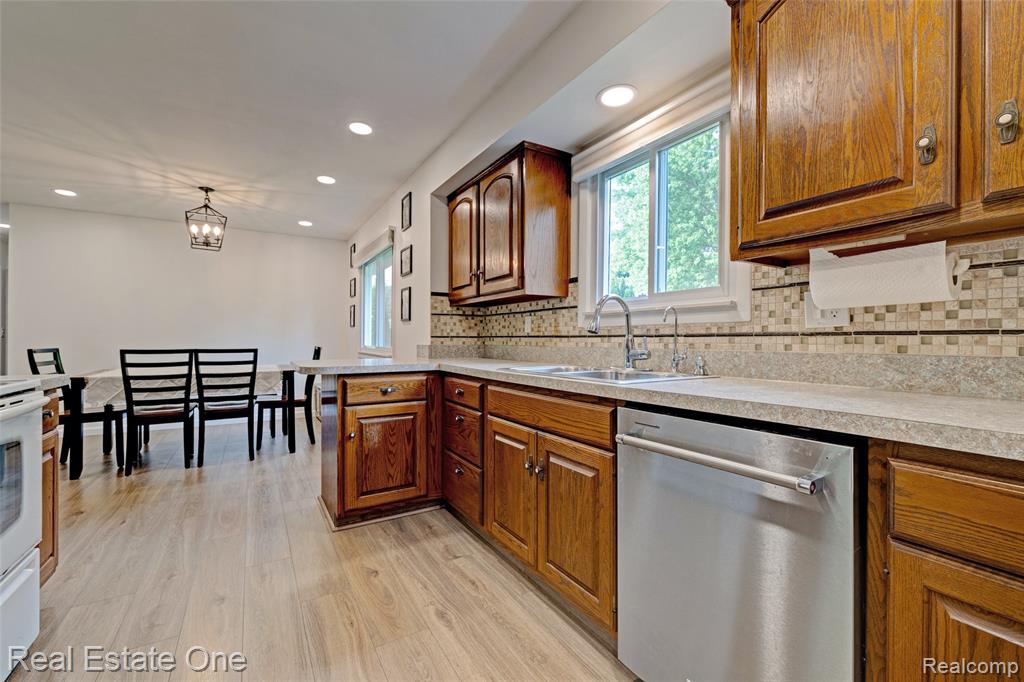 1574 Farnsworth Road, Lapeer, MI 48446 — Photo 18