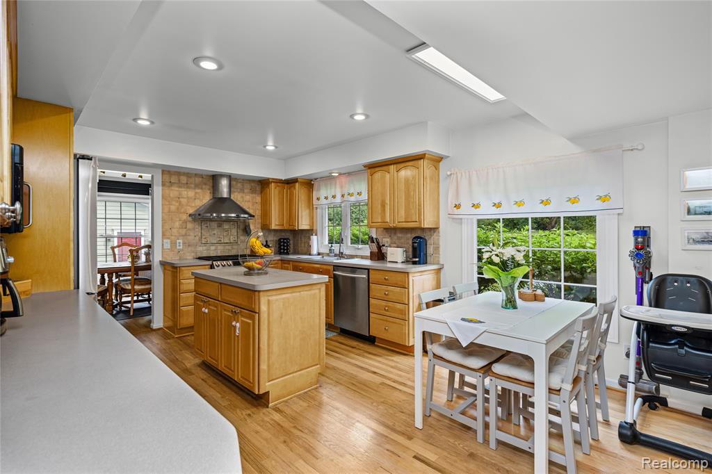 16610 Old Bedford Road, Northville, MI — Photo 14