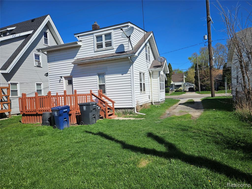 621 W Atherton Road, Flint, MI 48507 — Photo 2