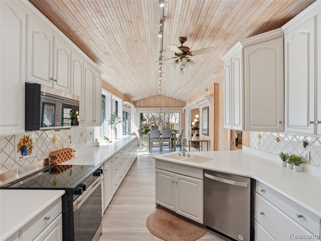 1690 Ledbury Drive, Bloomfield Hills, MI 48304 — Photo 19