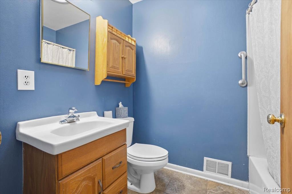 6360 Manson Drive, Waterford, MI 48329 — Photo 24