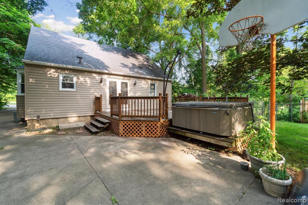 4311 FENTON Road, Flint, MI 48507 — Photo 32