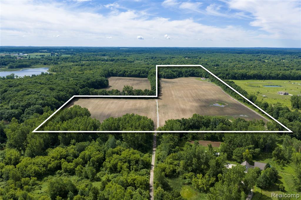 10069 Silver Lake Road, Linden, MI 48451