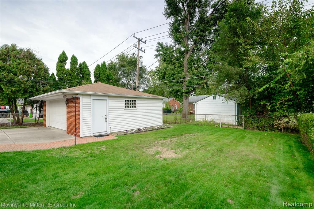 9668 Farmington Road, Livonia, MI 48150 — Photo 30