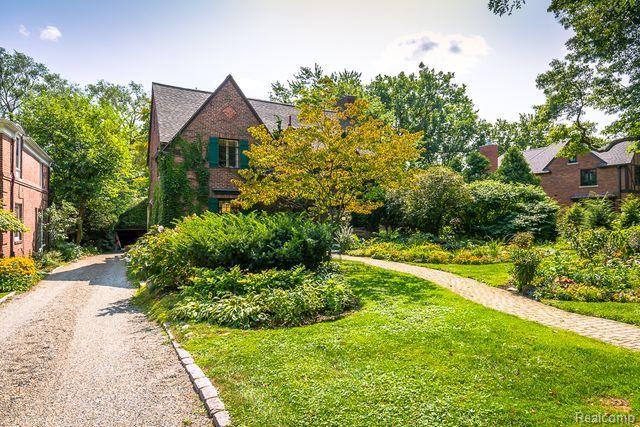 8642 HENDRIE Boulevard, Huntington Woods, MI — Photo 4