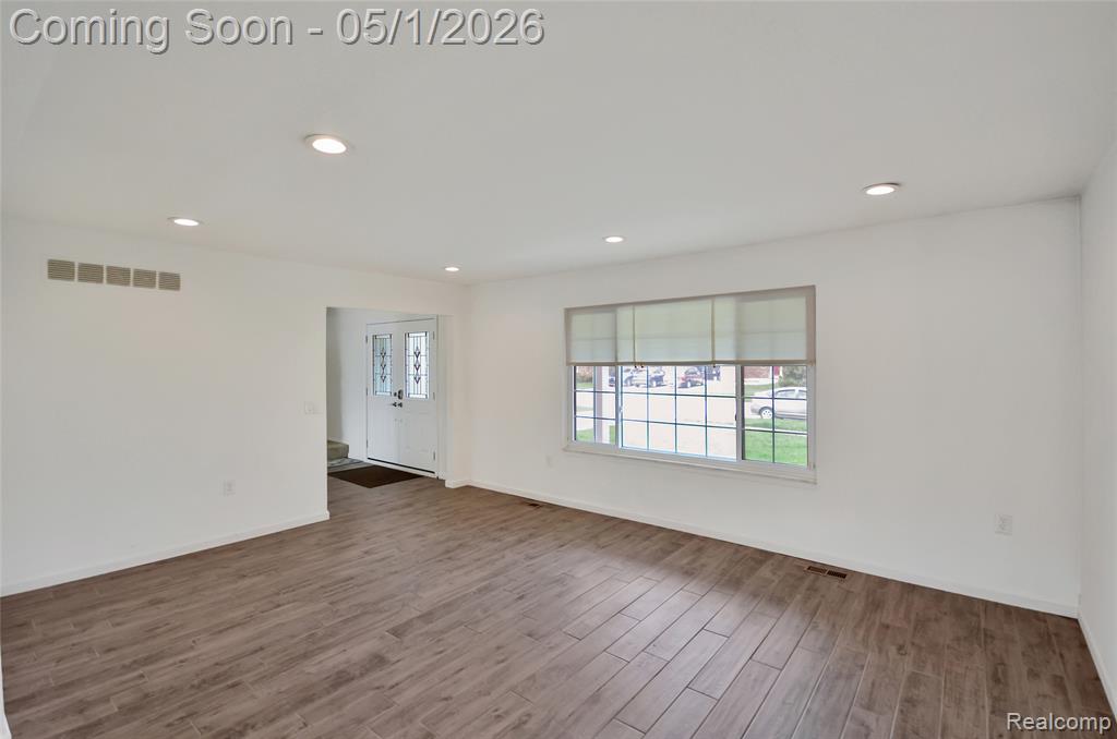 1100 Shallowdale Drive, Troy, MI 48085 — Photo 13