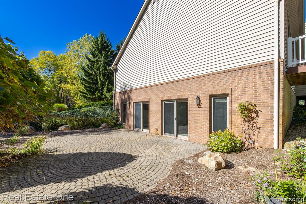 5690 White Lake Road, Clarkston, MI — Photo 81