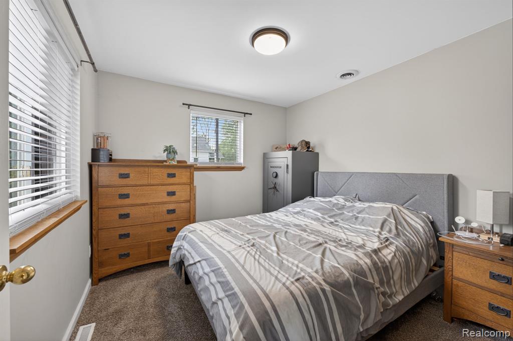 6354 Lapeer Road, Burton, MI 48509 — Photo 25