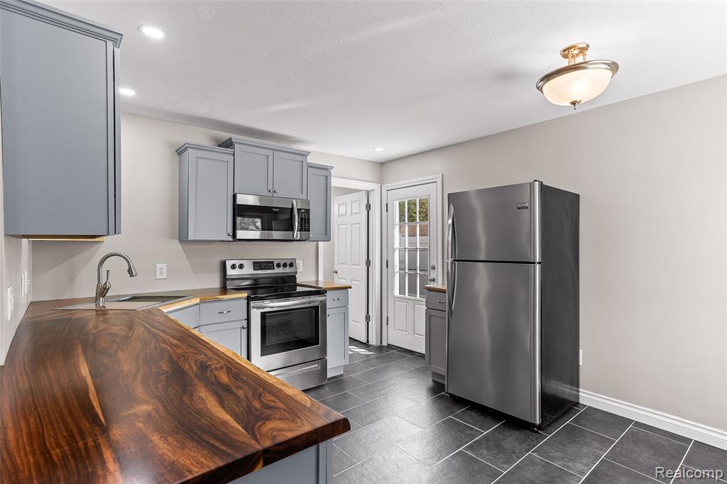 10753 Van Buren Street, Van Buren, MI 48111 — Photo 11