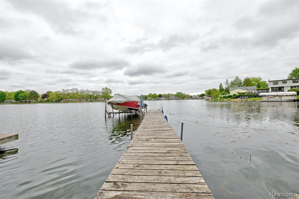 4030 ROLLINS Avenue, Waterford, MI 48329 — Photo 42