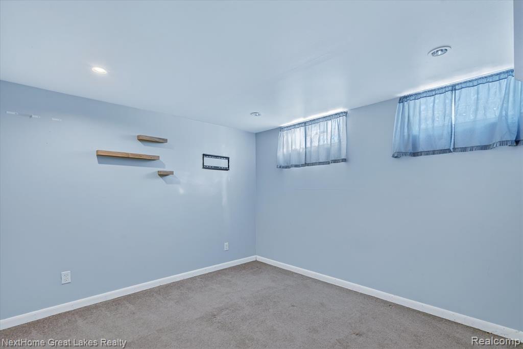 819 Southwood Drive, Fenton, MI 48430 — Photo 26