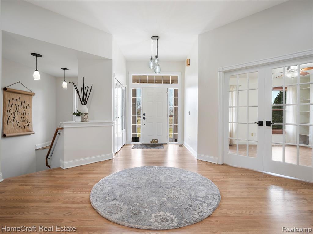 9123 SALEM FARMS Drive, South Lyon, MI 48178 — Photo 5