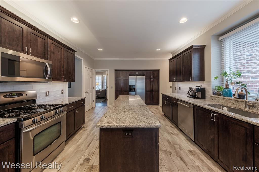 49112 White Mill Drive, Utica, MI 48317 — Photo 9
