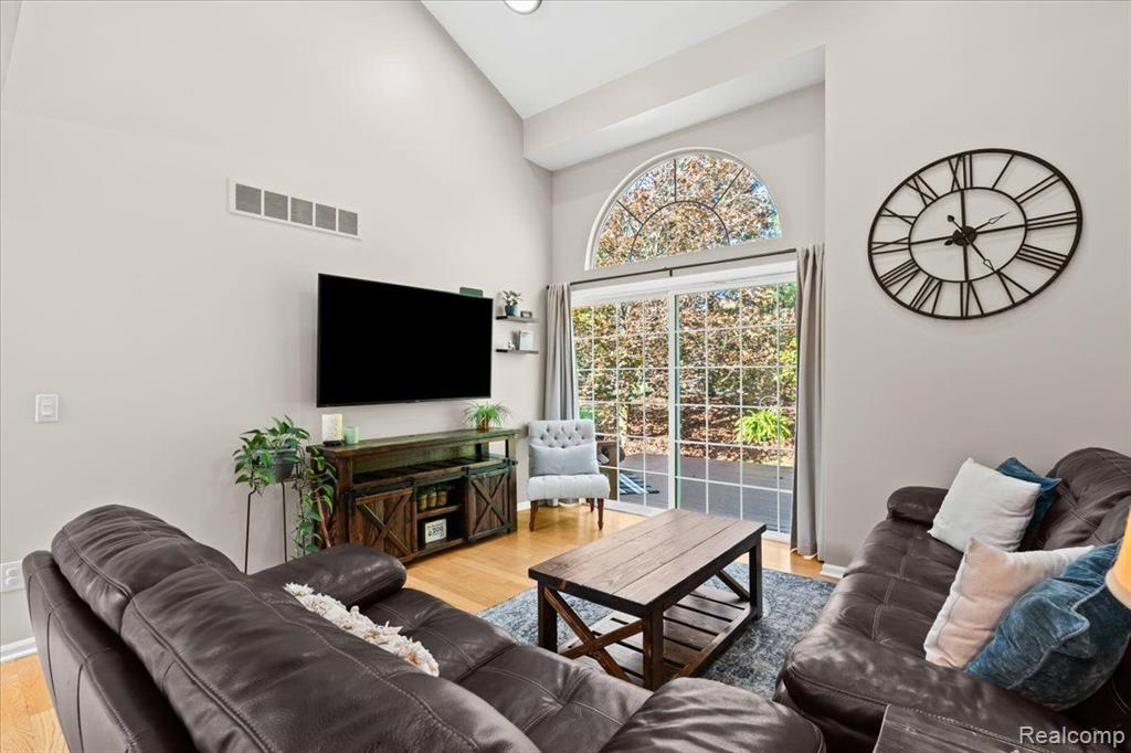 8747 COLUMBIA Circle, Canton, MI 48187 — Photo 9