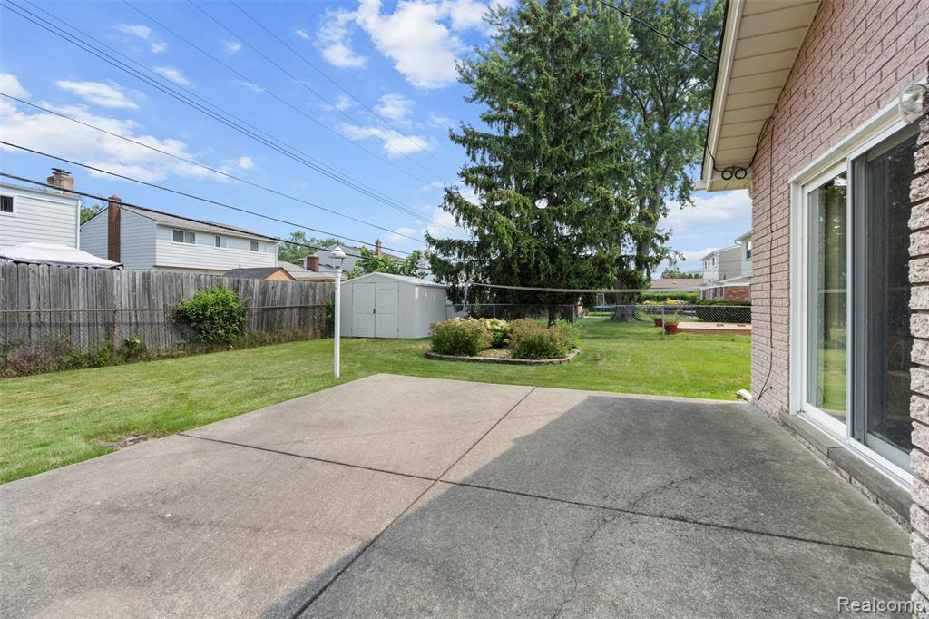 4145 Augustine Drive, Sterling Heights, MI 48310 — Photo 31