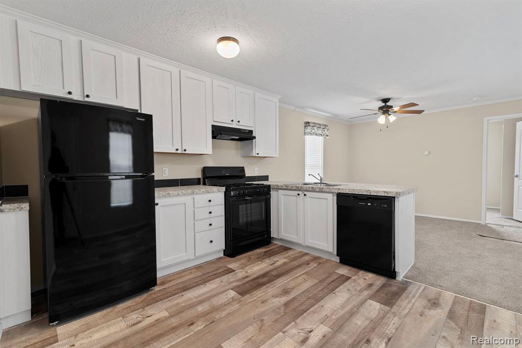 11055 Silver View Court, South Lyon, MI 48178 — Photo 8