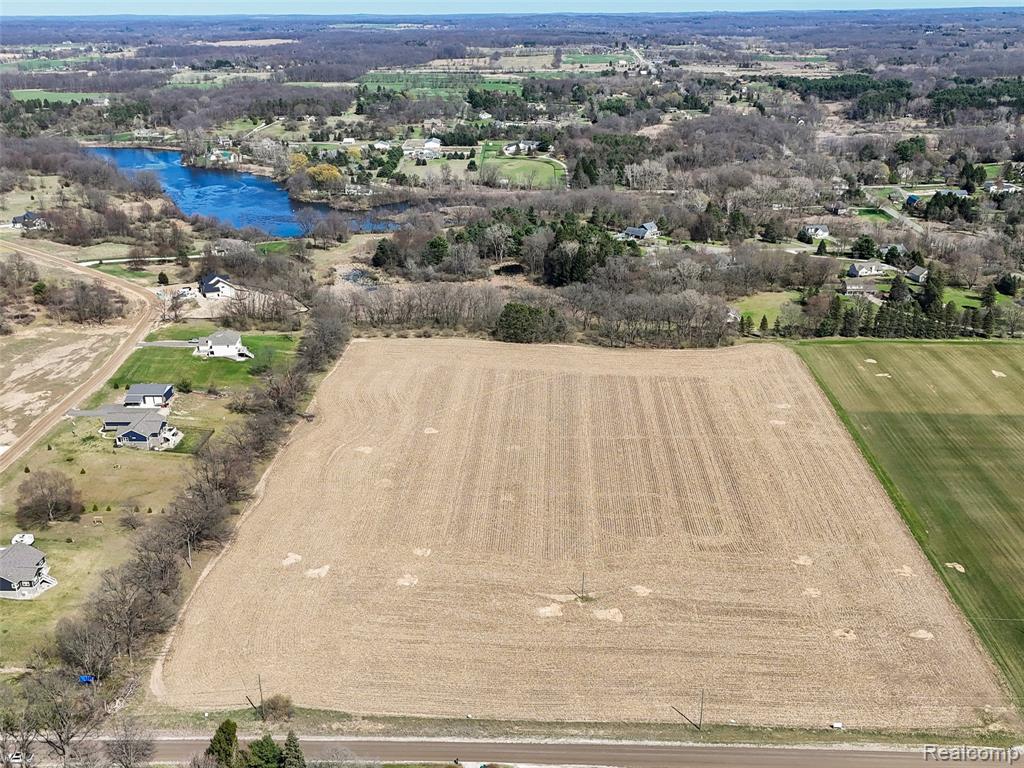 7670 Parshallville Road, Hartland, MI 48430 — Photo 38