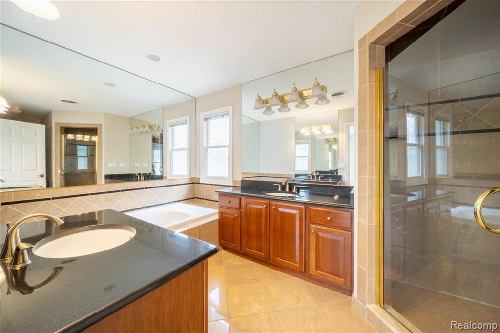 717 S Kenwood Avenue, Royal Oak, MI 48067 — Photo 17