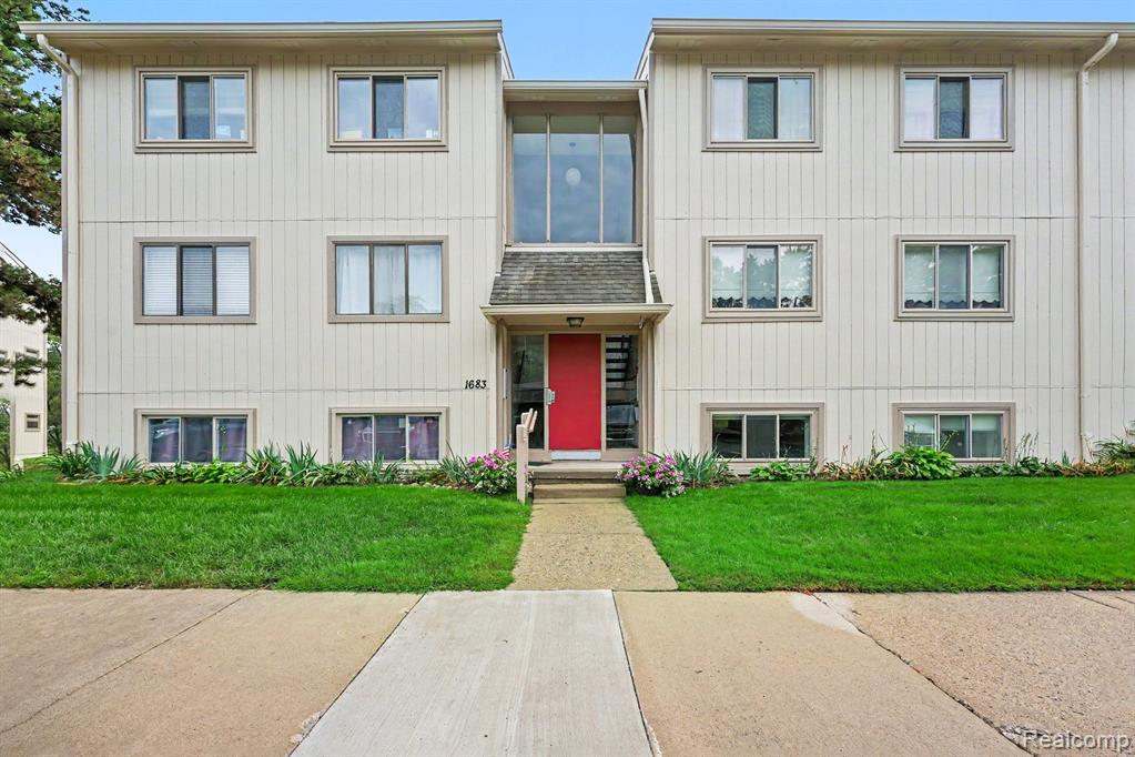 1683 Riverside Drive, 2, Rochester Hills, MI 48309