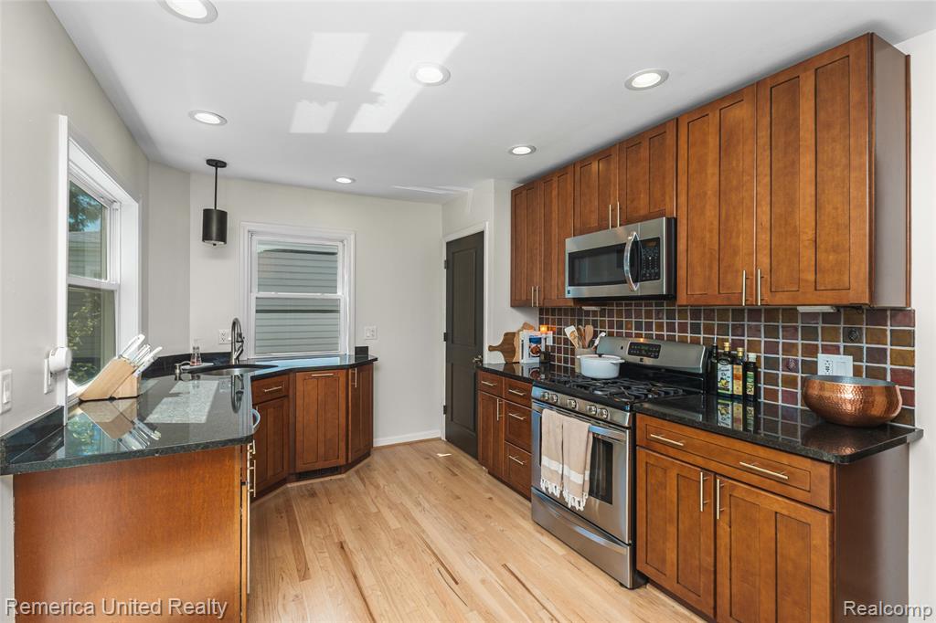 717 S Edgeworth Avenue, Royal Oak, MI 48067 — Photo 22