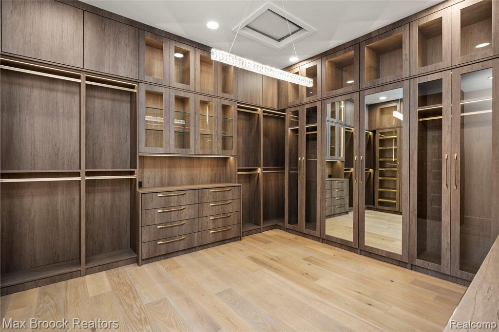 1888 W Tahquamenon Court, Bloomfield Hills, MI 48302 — Photo 31