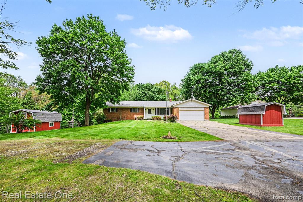 8780 Big Lake Road, Clarkston, MI — Photo 3
