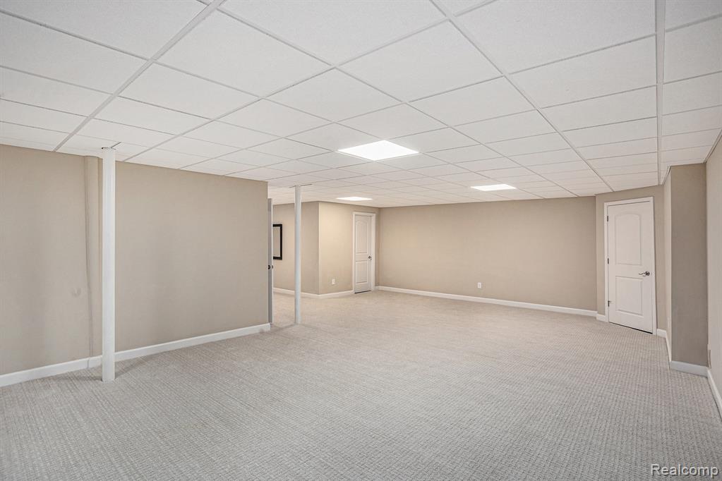 48913 Pinebrook Drive, Utica, MI 48315 — Photo 25