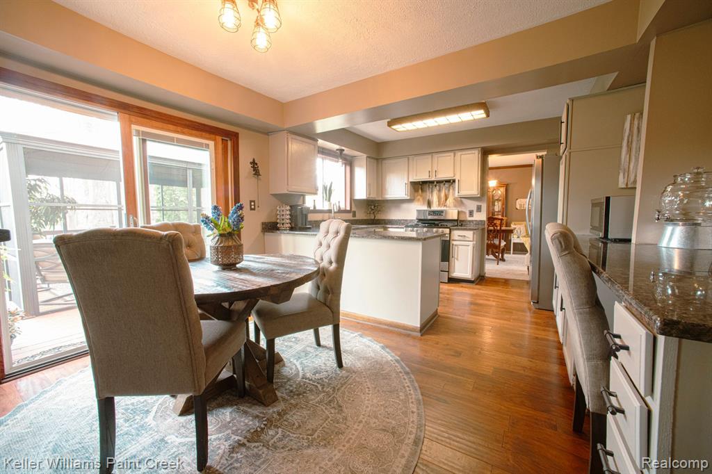 401 PINEHURST Drive, Rochester Hills, MI 48309 — Photo 9