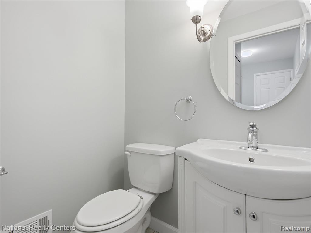 6858 Wellesley Terrace, Clarkston, MI — Photo 32