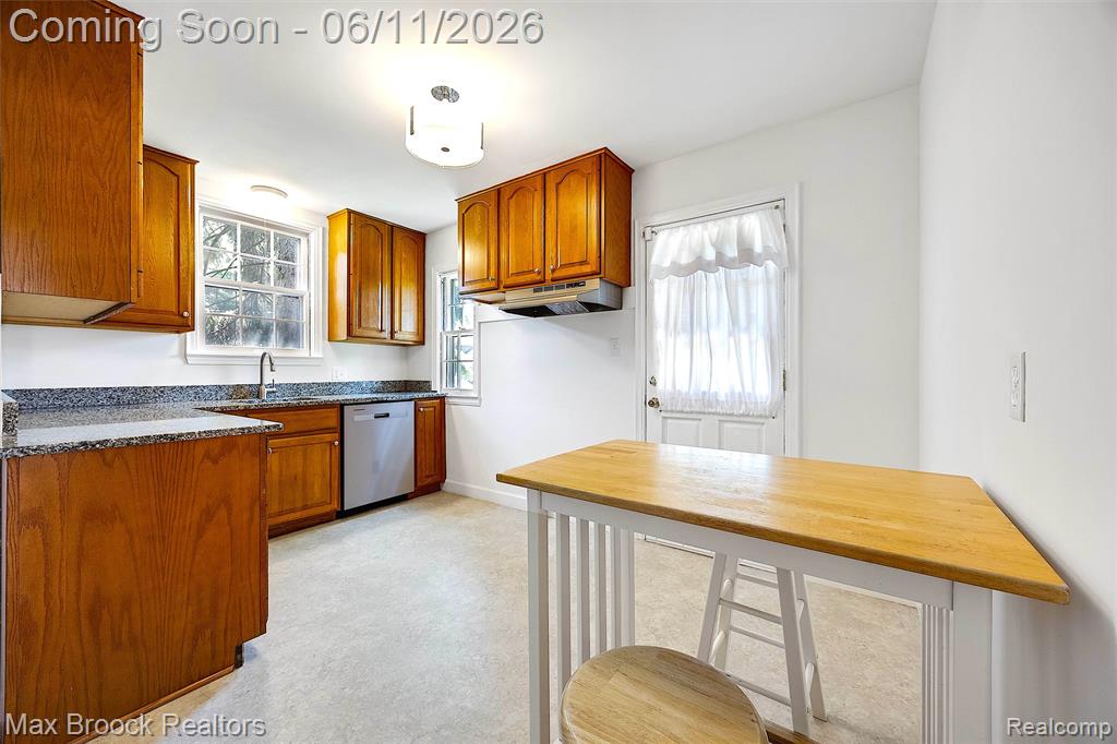 14 Fairwood Boulevard, Pleasant Ridge, MI — Photo 22
