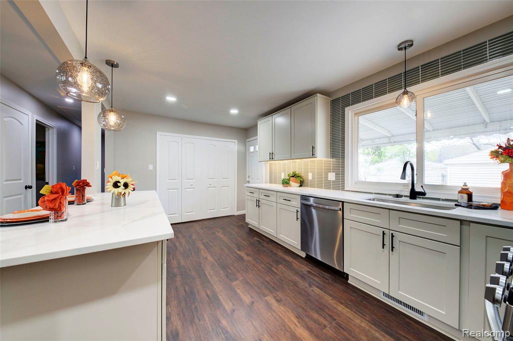 1330 Redleaf Lane, Ypsilanti, MI 48198 — Photo 14