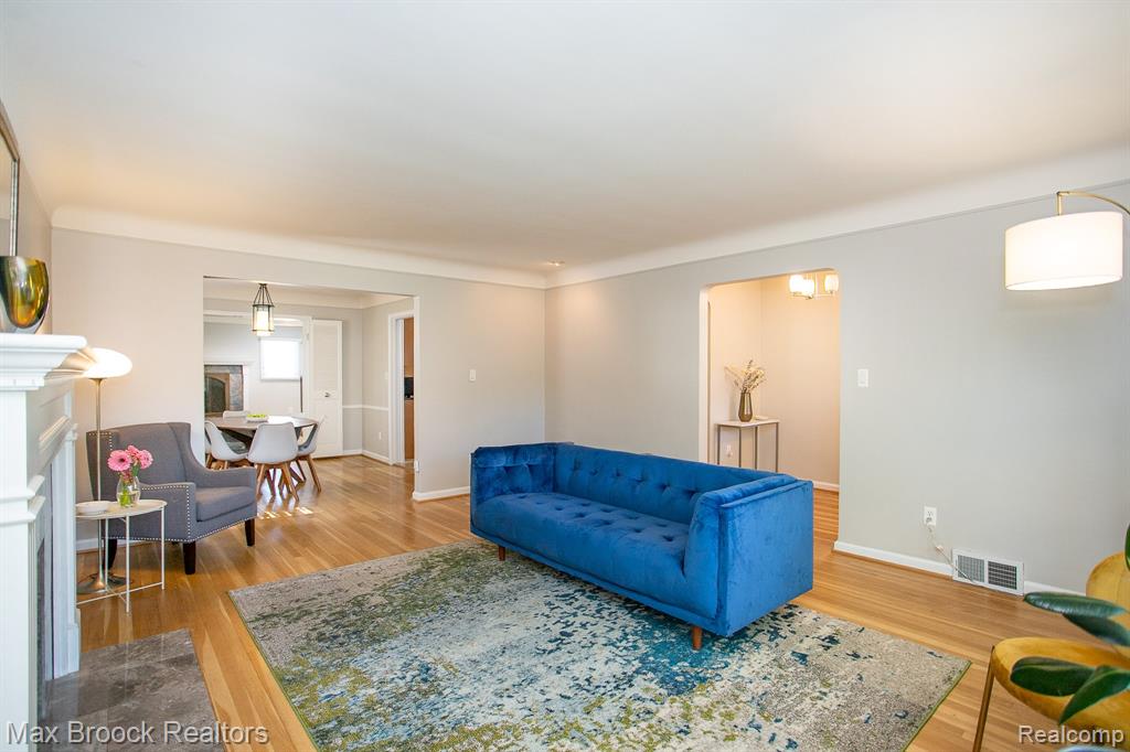 26015 ALLOR Avenue, Huntington Woods, MI — Photo 8