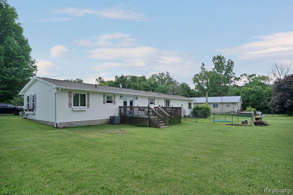5607 Genesee Avenue, Otter Lake, MI 48464 — Photo 23
