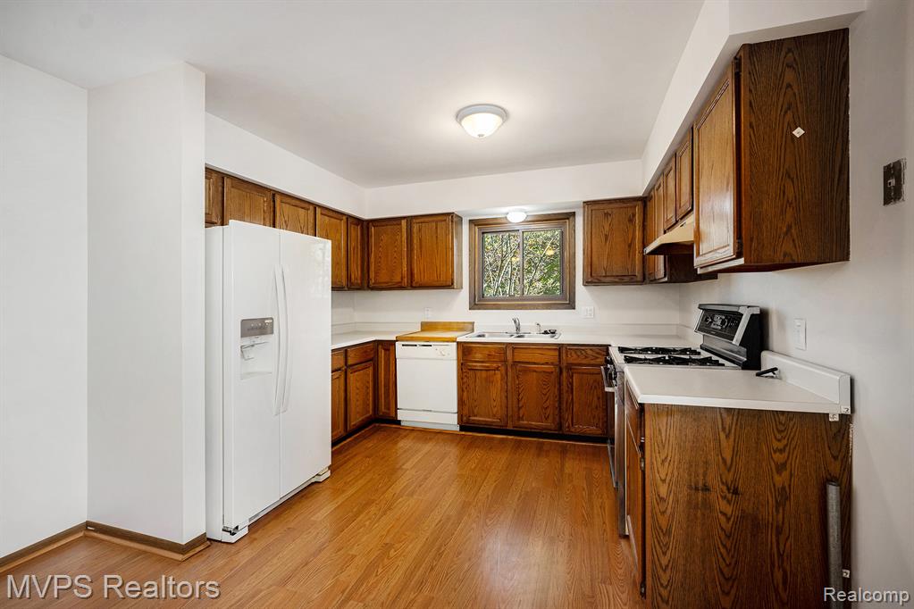 47812 Forbes Drive, New Baltimore, MI 48047 — Photo 10