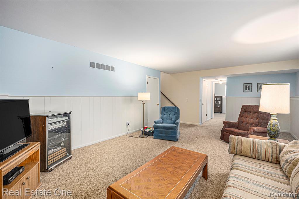 5982 Slate Drive, Troy, MI 48085 — Photo 17