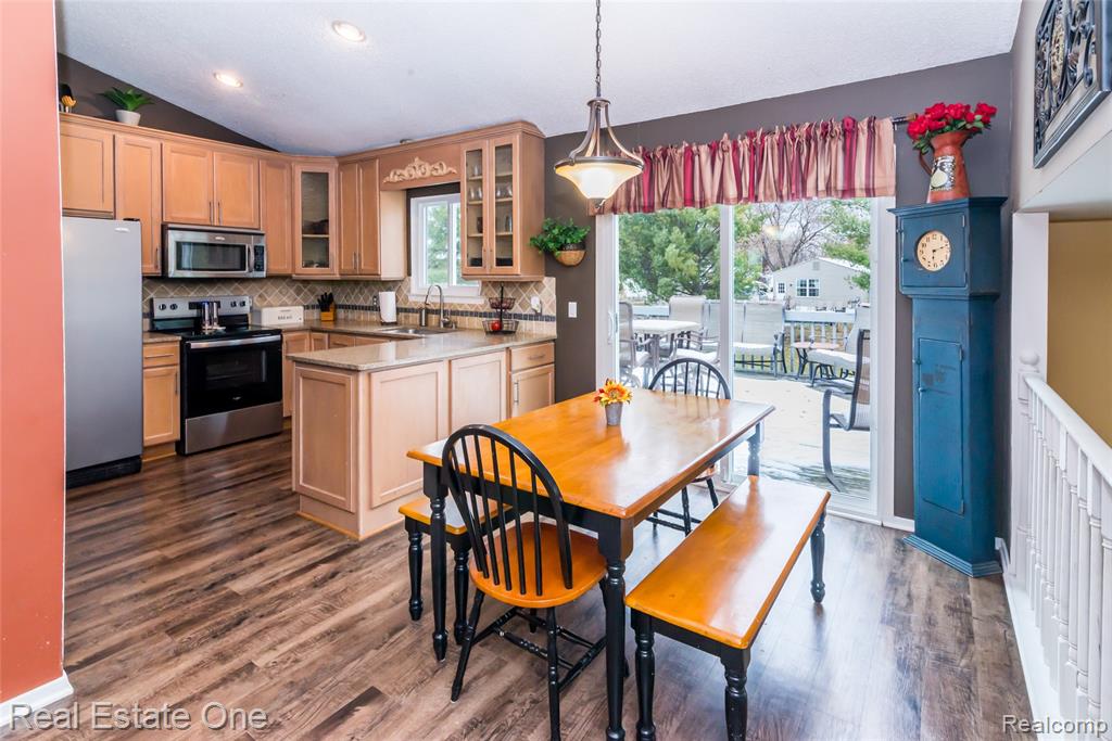 396 Princeton Drive, South Lyon, MI 48178 — Photo 5