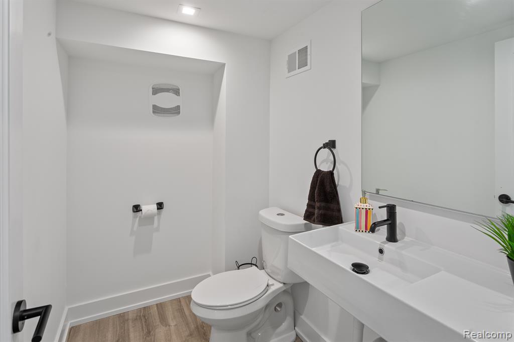 533 E Harrison Avenue, 1, Royal Oak, MI 48067 — Photo 28