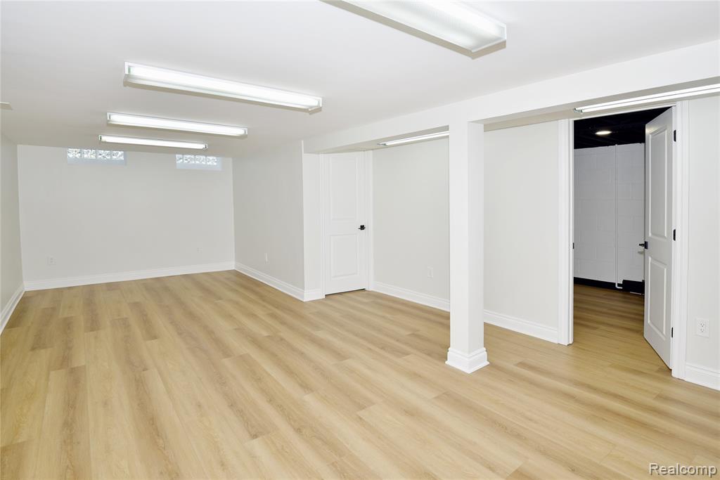5547 Kingsmill Drive, Bloomfield Hills, MI — Photo 36