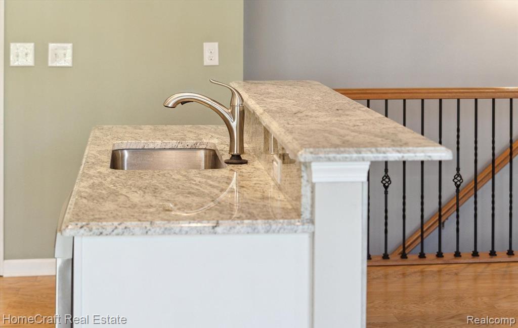 8155 STAMFORD Drive, Ypsilanti, MI 48198 — Photo 11