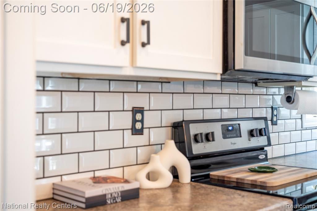 8423 Cascade Street, Commerce Twp, MI 48382 — Photo 10