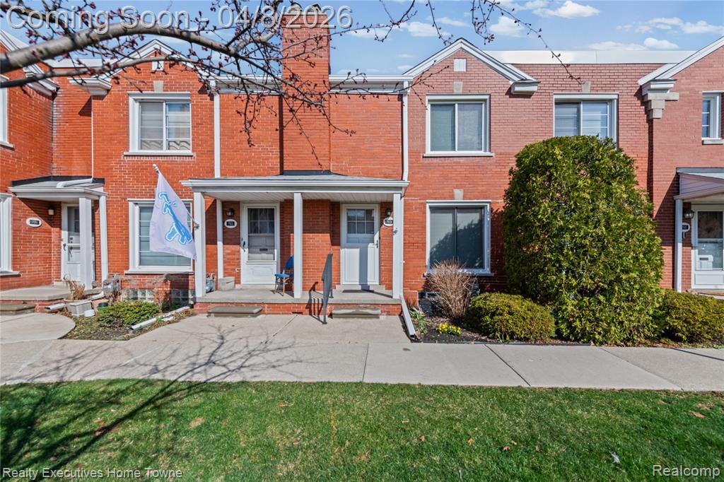 703 1/2 Saint Clair Street, Grosse Pointe, MI 48230 — front exterior
