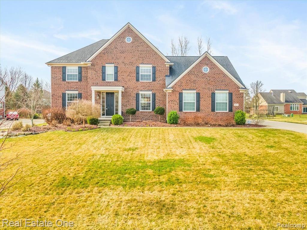 48025 E OXFORD Court, Canton, MI 48187 — Photo 2