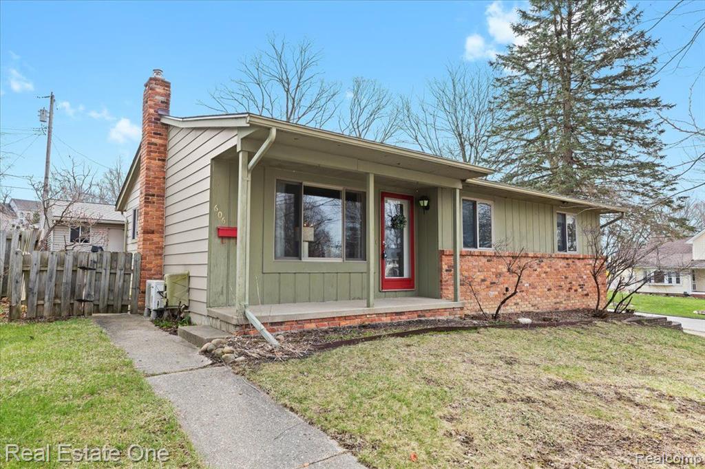 606 HICKORY Street, Milford, MI 48381 — front exterior