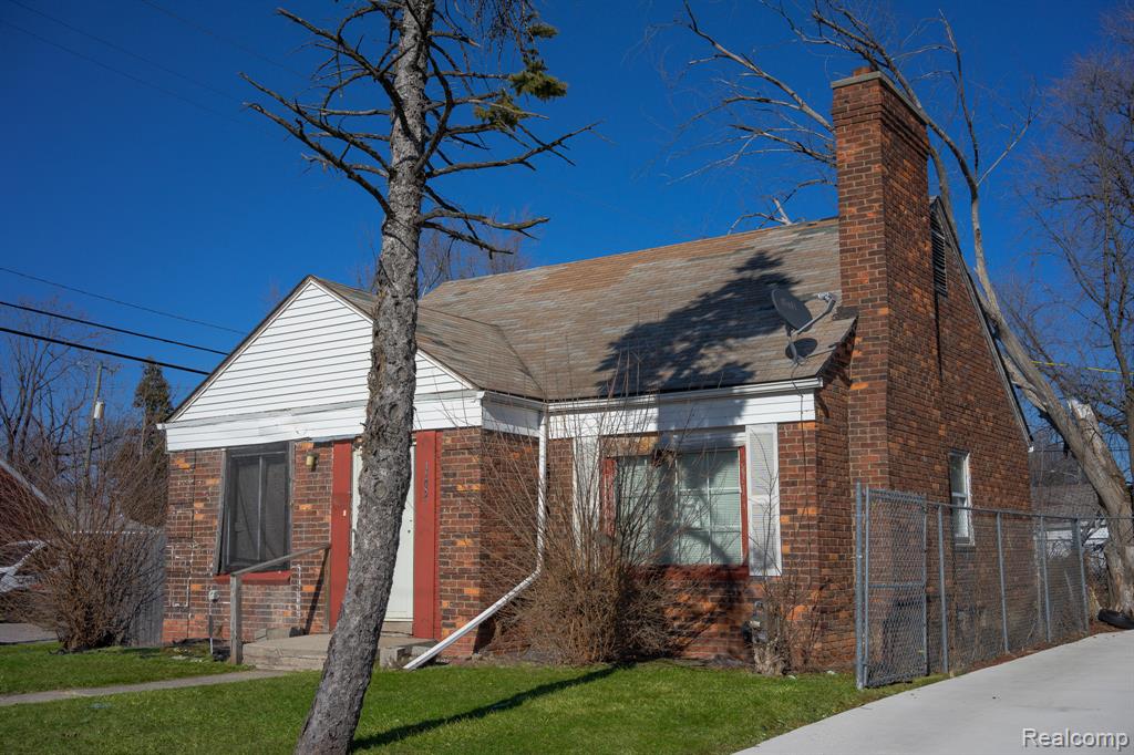 10785 E Outer Drive - Photo 2