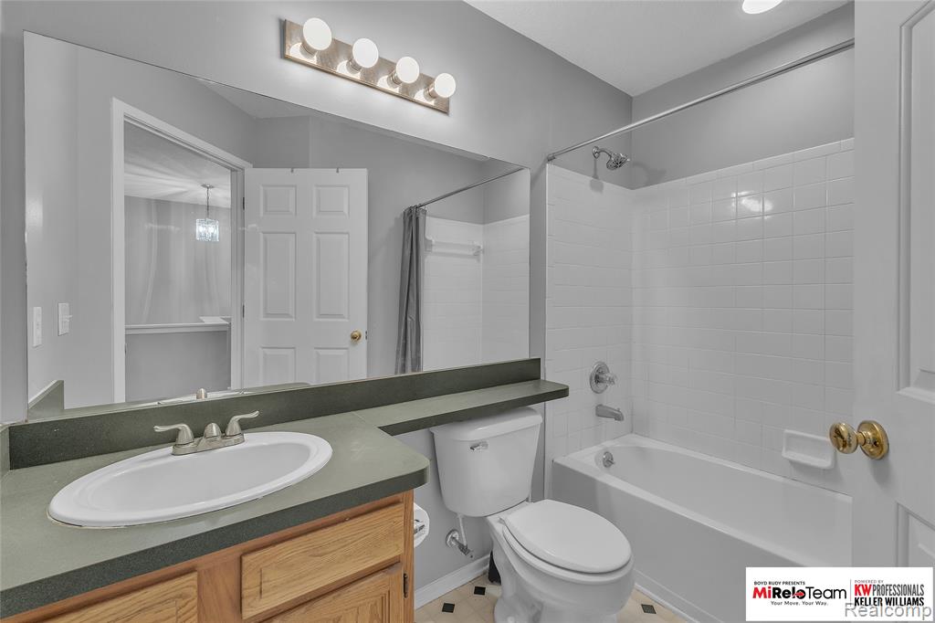 4516 Willow View Court, Howell, MI 48843 — Photo 17