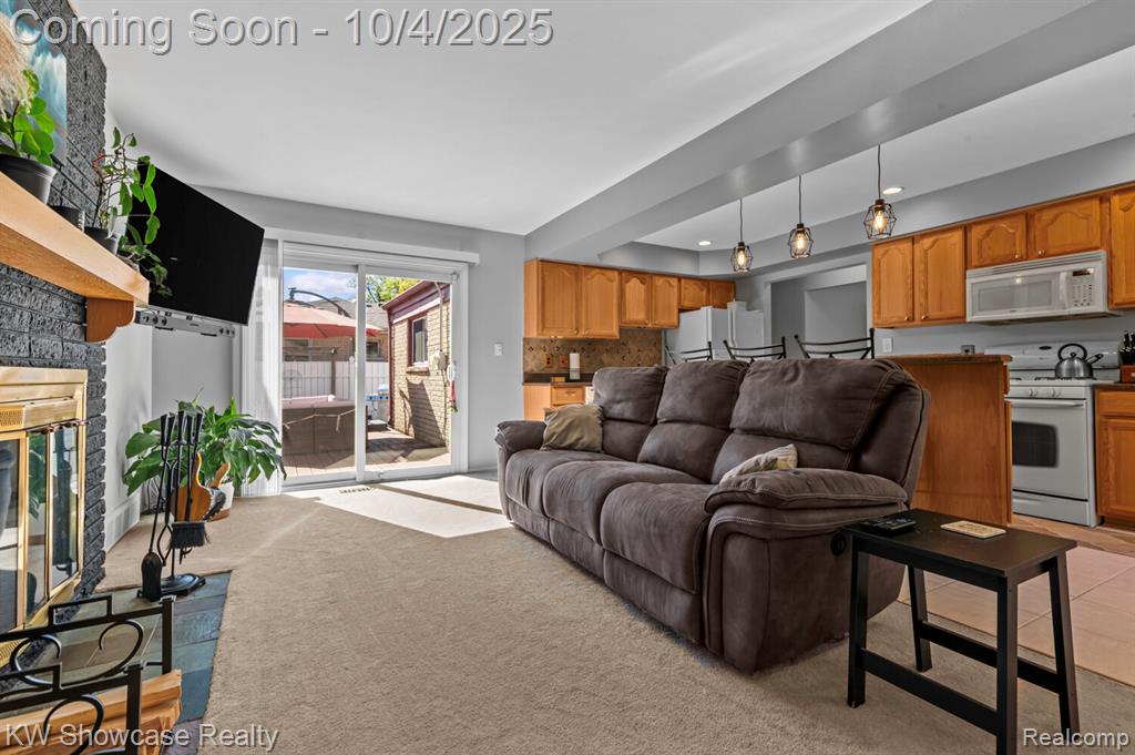 8644 Independence Drive, Sterling Heights, MI 48313 — Photo 12